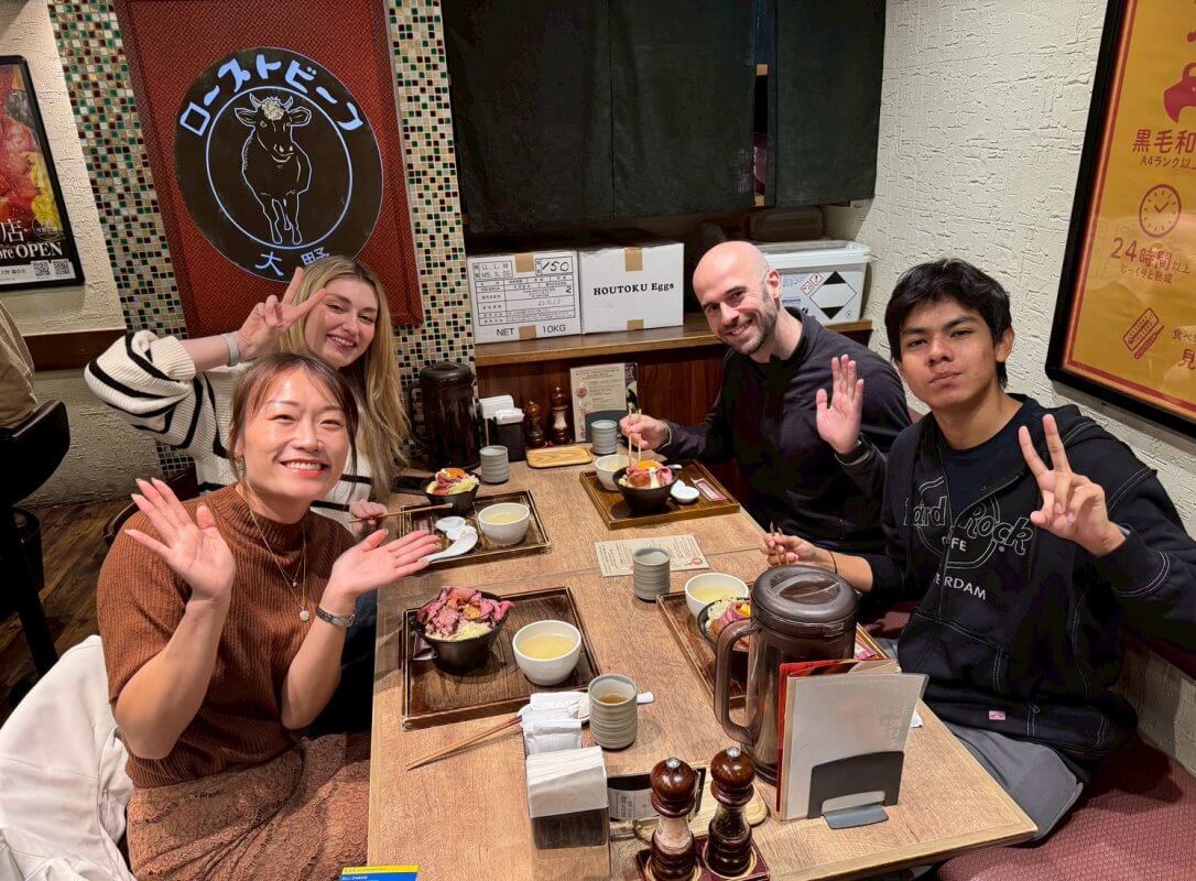 LTL Tokyo || Lunch with Elli and Hannah